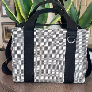 lululemon athletica, Two-tone 4.5 L canvas tote